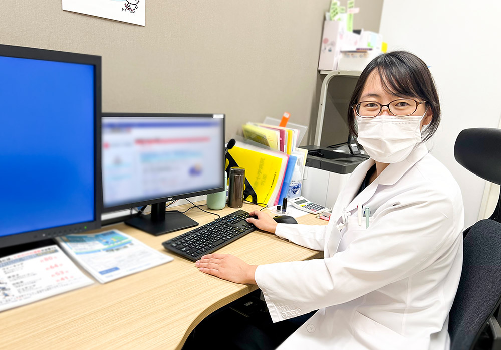 美奈川先生が診療している様子