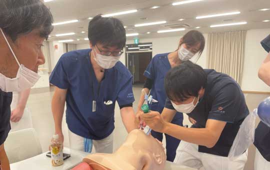 練習中の平川先生の写真